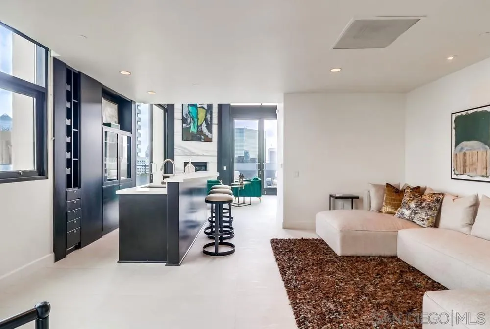 645 Front St 2201, San Diego, California 92101 home-pic-11